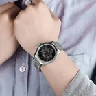 Reloj pulsera Casio Casio con correa de acero inoxidable color plateado - fondo negro - Image 3